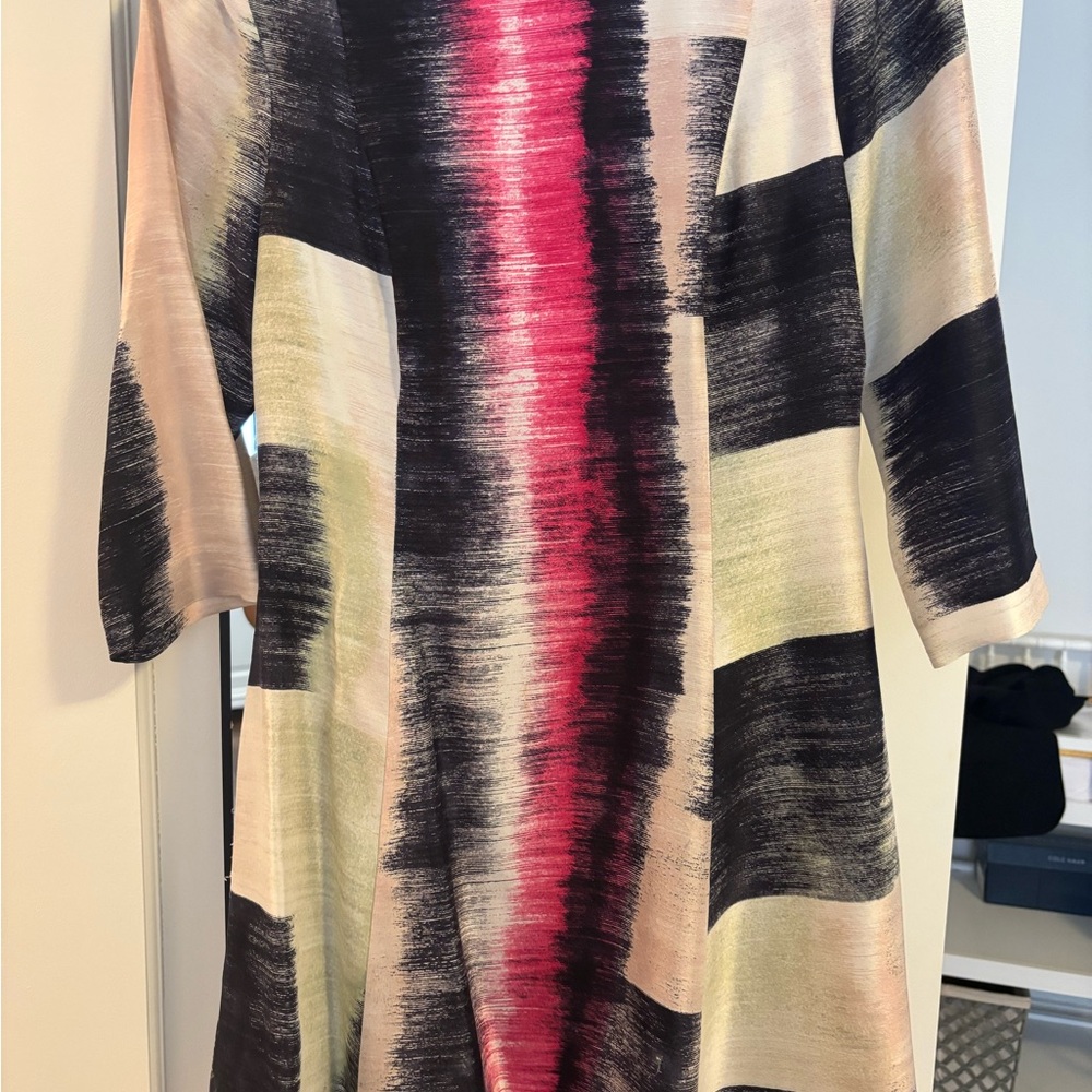 Ali Ro Cream and Black Long Sleeve Dolman Sleeve Dress